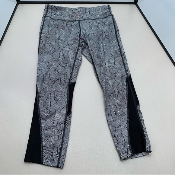 Nike Leggings Adult Size Small Gray Dri Fit Running Rear Zipper Pocket Women - Picture 1 of 9